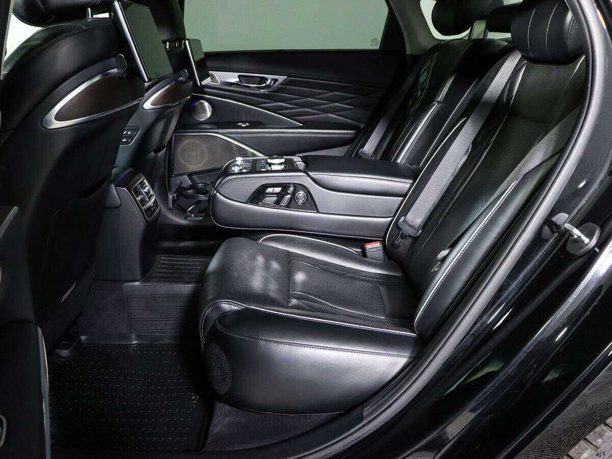 Kia K900 2019 года с пробегом. Фото: #8
