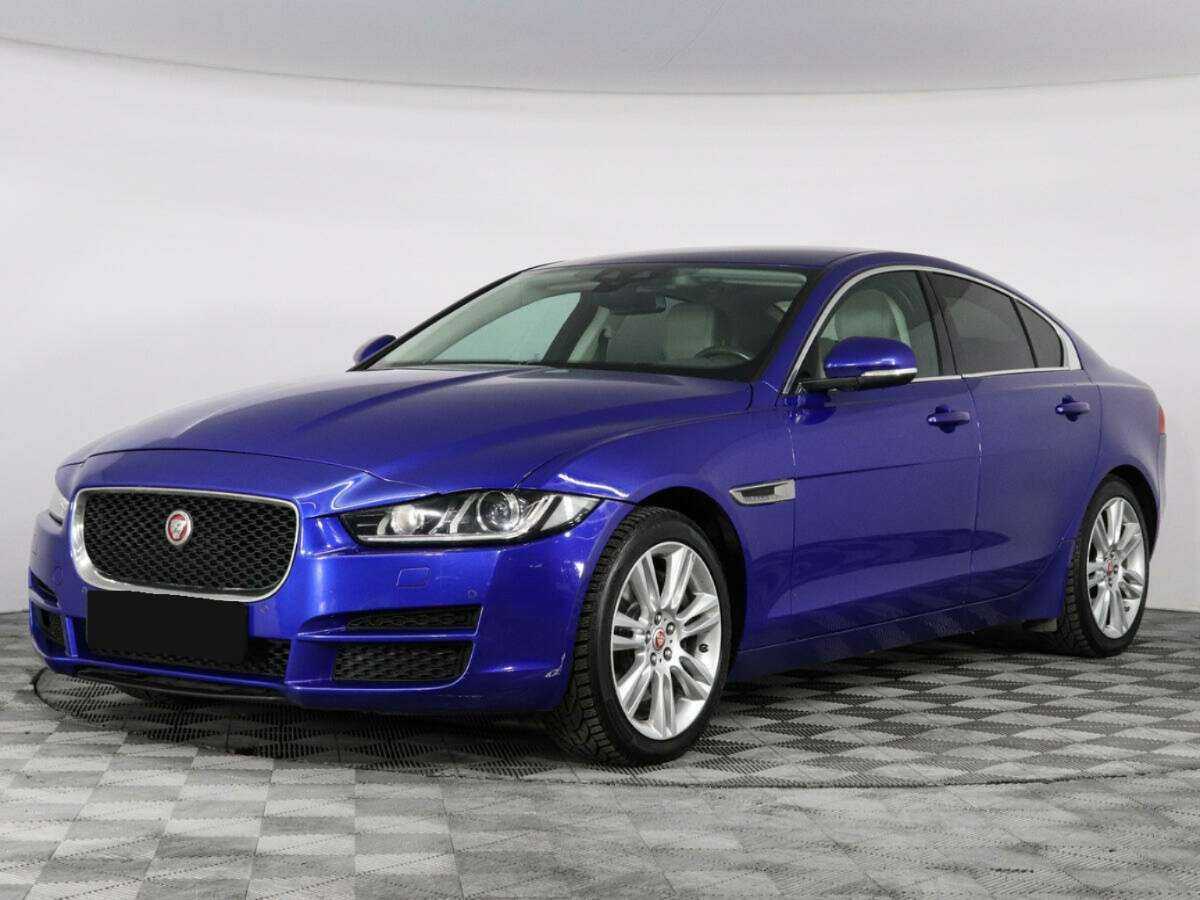 Jaguar XE 2016 года с пробегом. Посмотреть фото