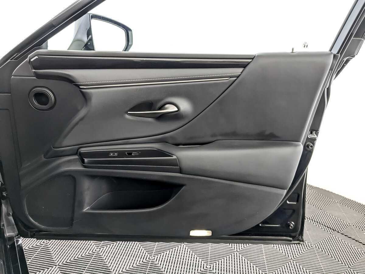 Lexus ES 2021 года с пробегом. Фото: #24