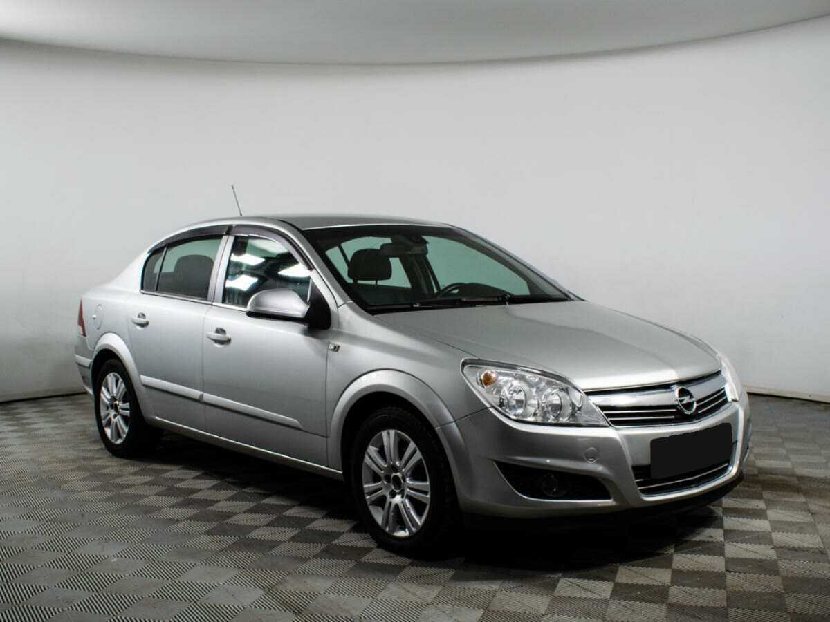 Opel Astra 2010 года с пробегом. Фото: #2