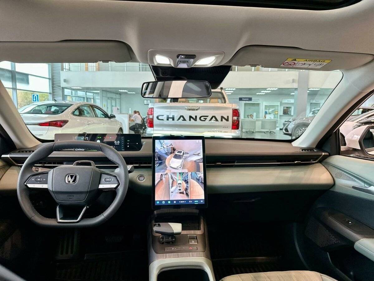 Changan Lamore 2023 года с пробегом. Фото: #3