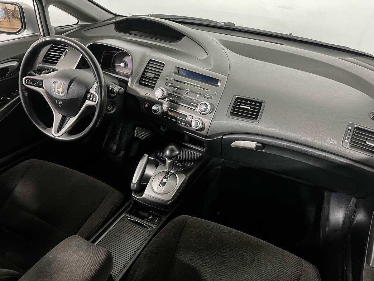 Honda Civic 2006 года с пробегом. Фото: #8