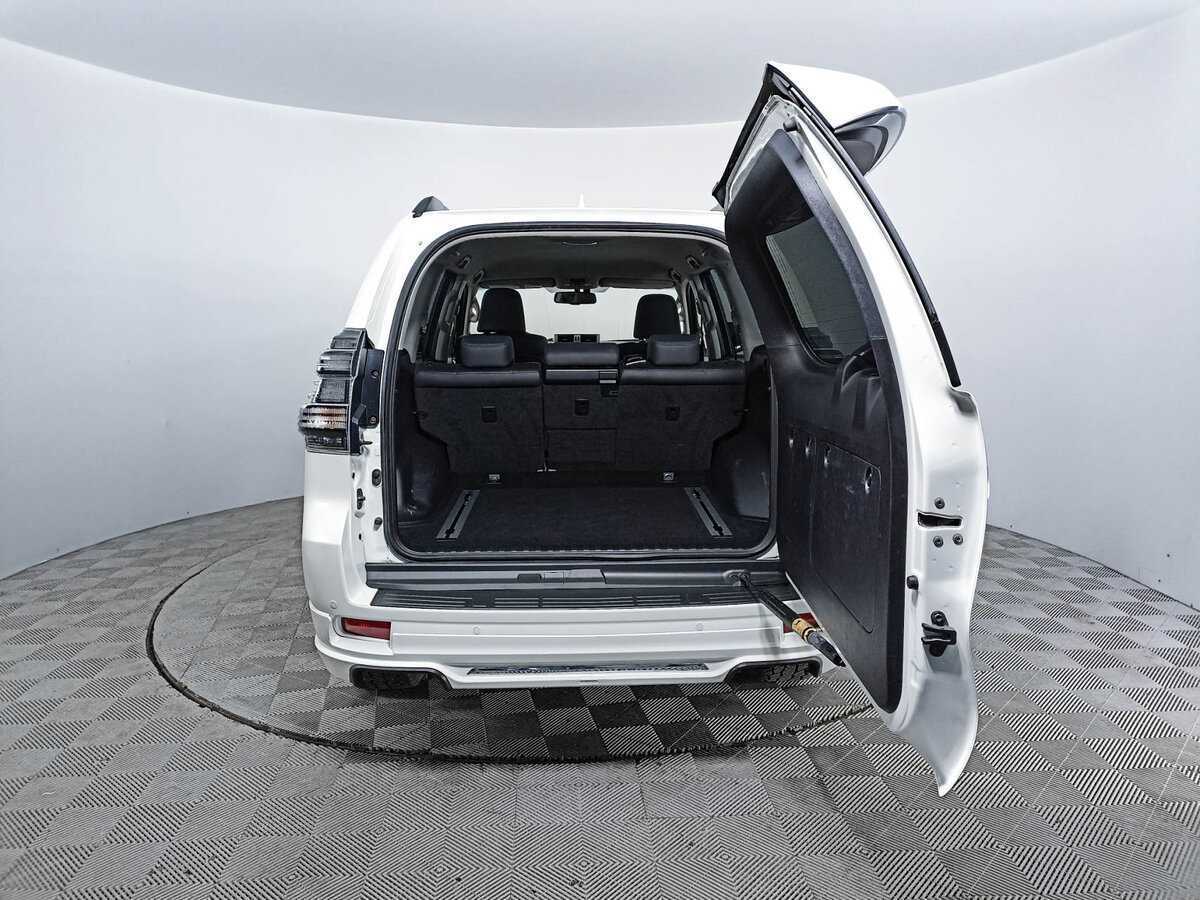 Toyota Land Cruiser Prado 2017 года с пробегом. Фото: #9