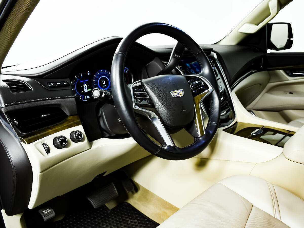 Cadillac Escalade 2019 года с пробегом. Фото: #13