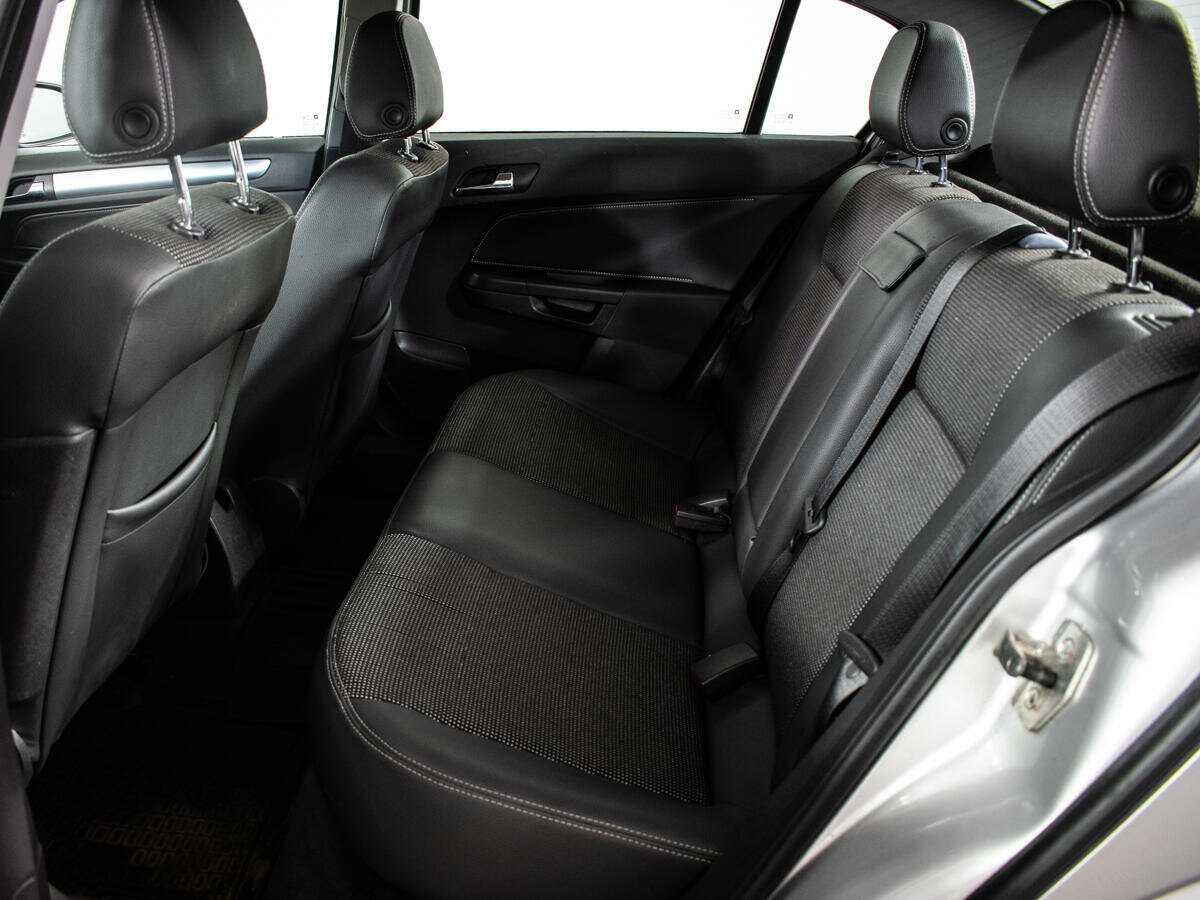 Opel Astra 2010 года с пробегом. Фото: #9