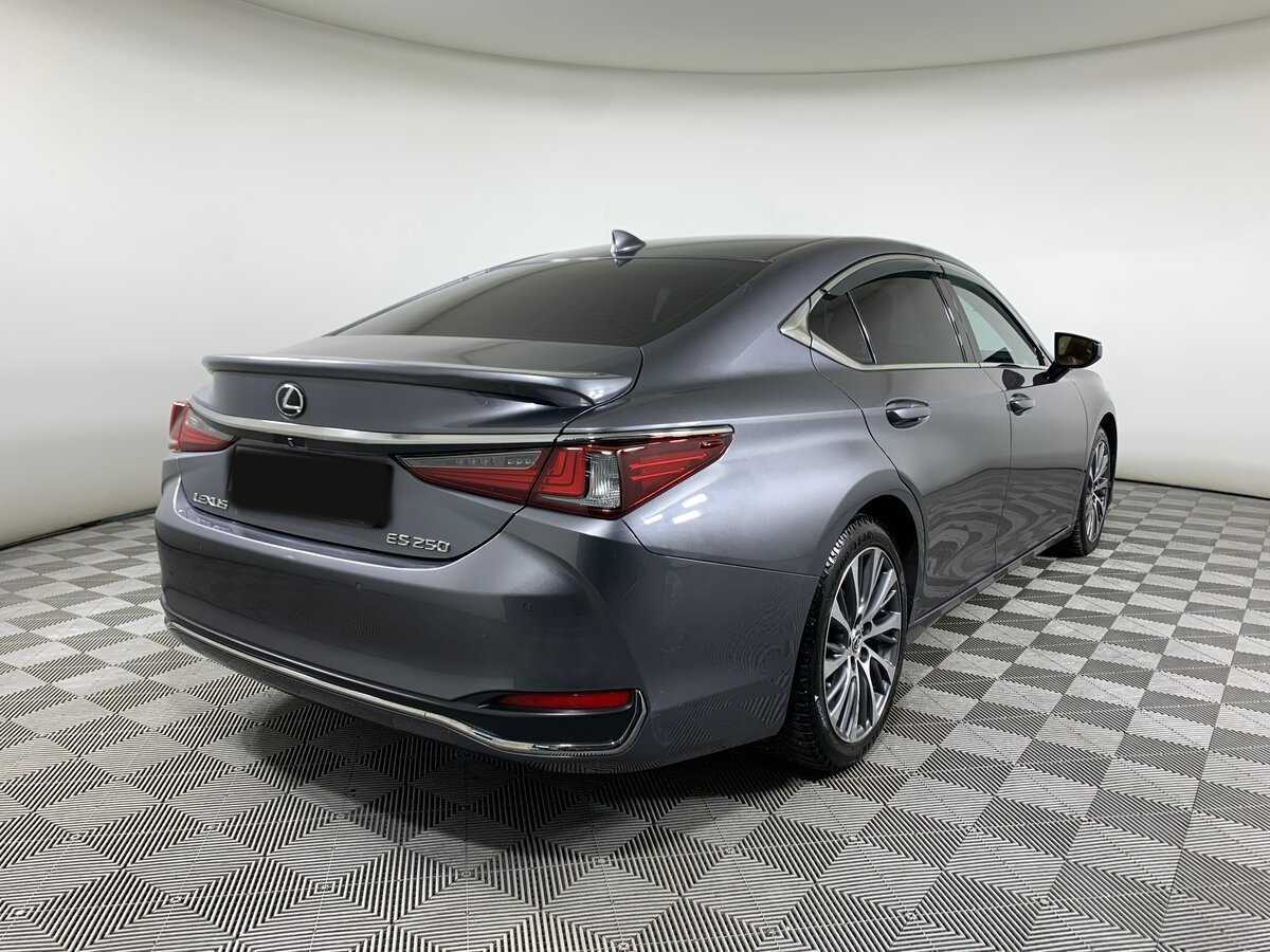 Lexus ES 2018 года с пробегом. Фото: #3