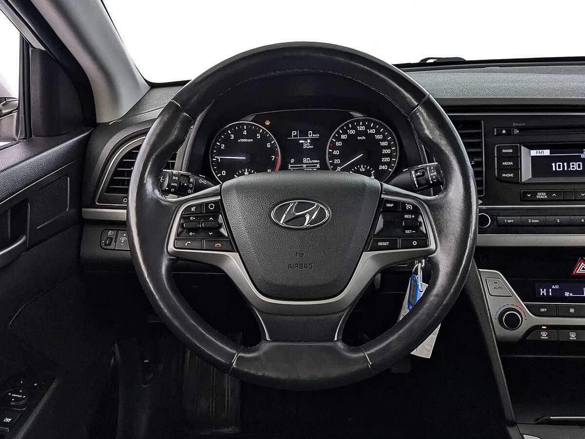 Hyundai Elantra 2018 года с пробегом. Фото: #20