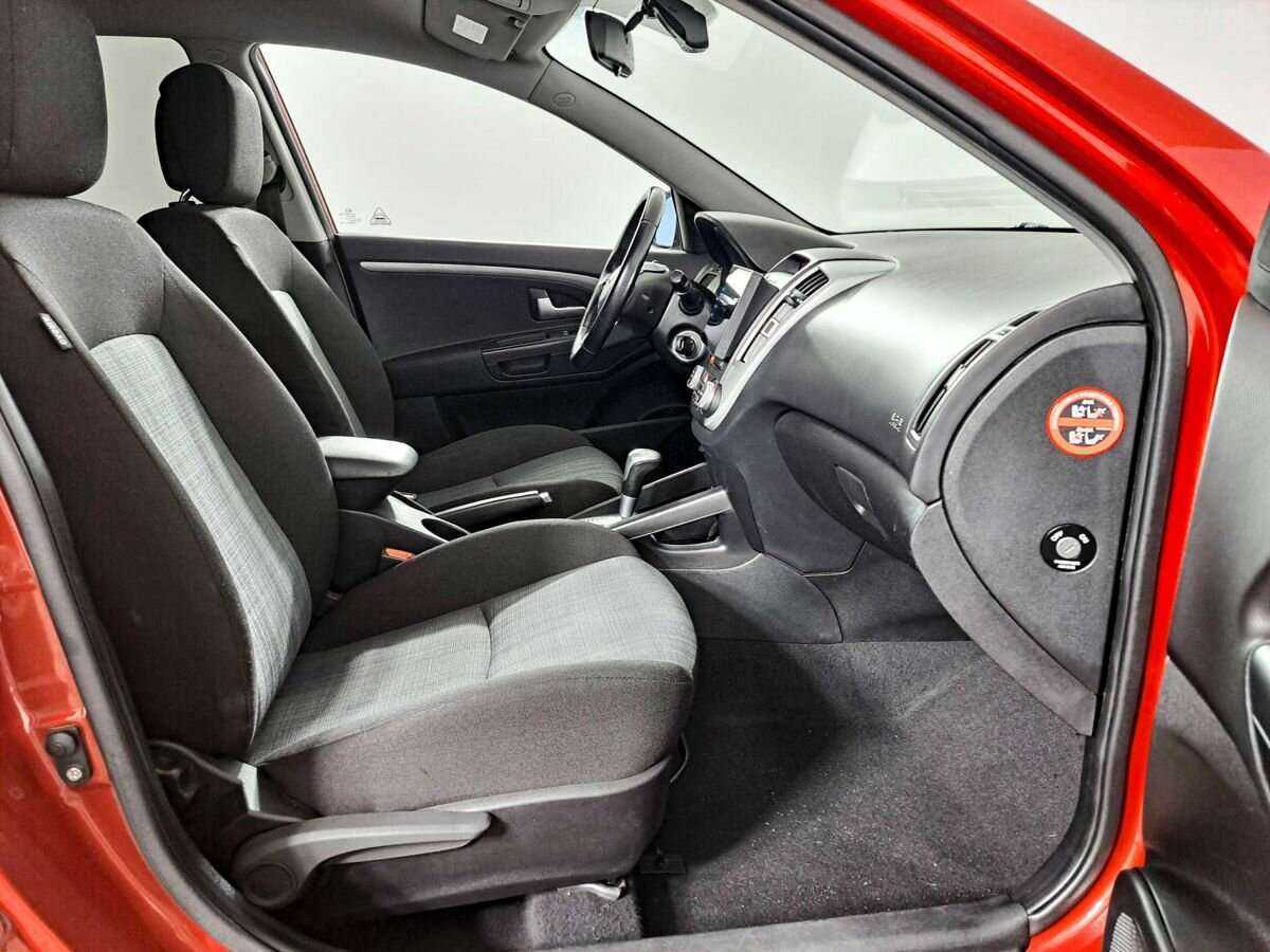 Kia Ceed 2010 года с пробегом. Фото: #8