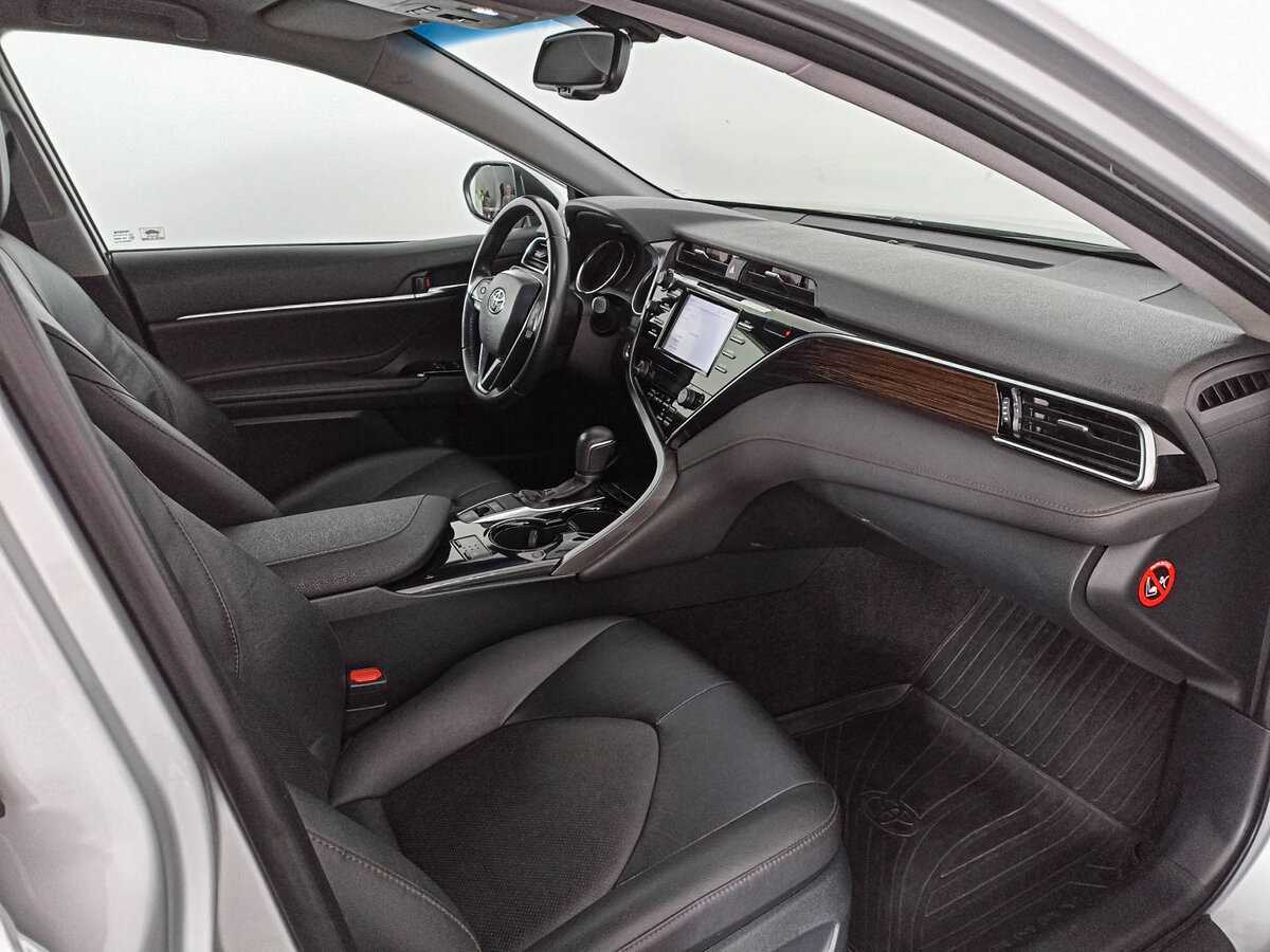 Toyota Camry 2019 года с пробегом. Фото: #6