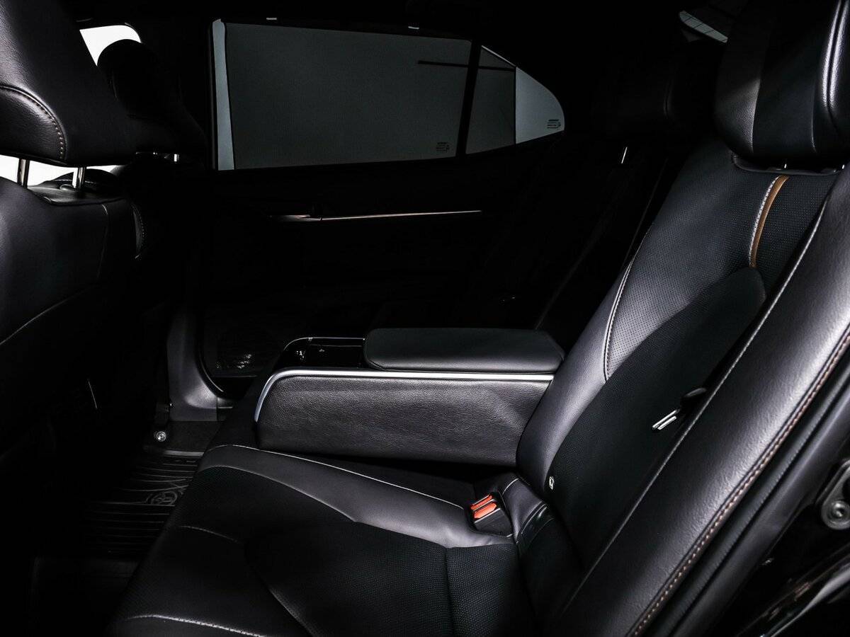 Toyota Camry 2021 года с пробегом. Фото: #12