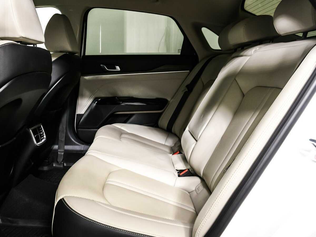 Kia K5 2021 года с пробегом. Фото: #13