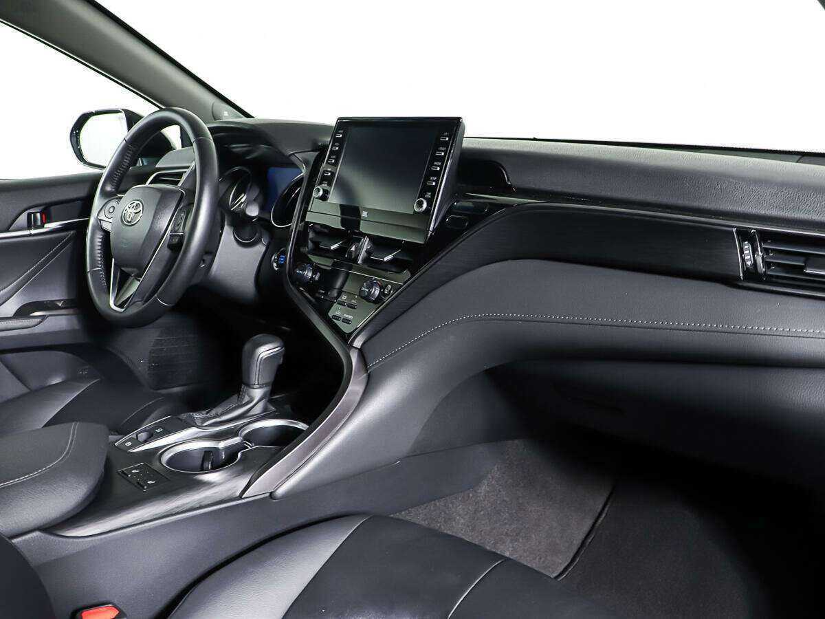 Toyota Camry 2022 года с пробегом. Фото: #7