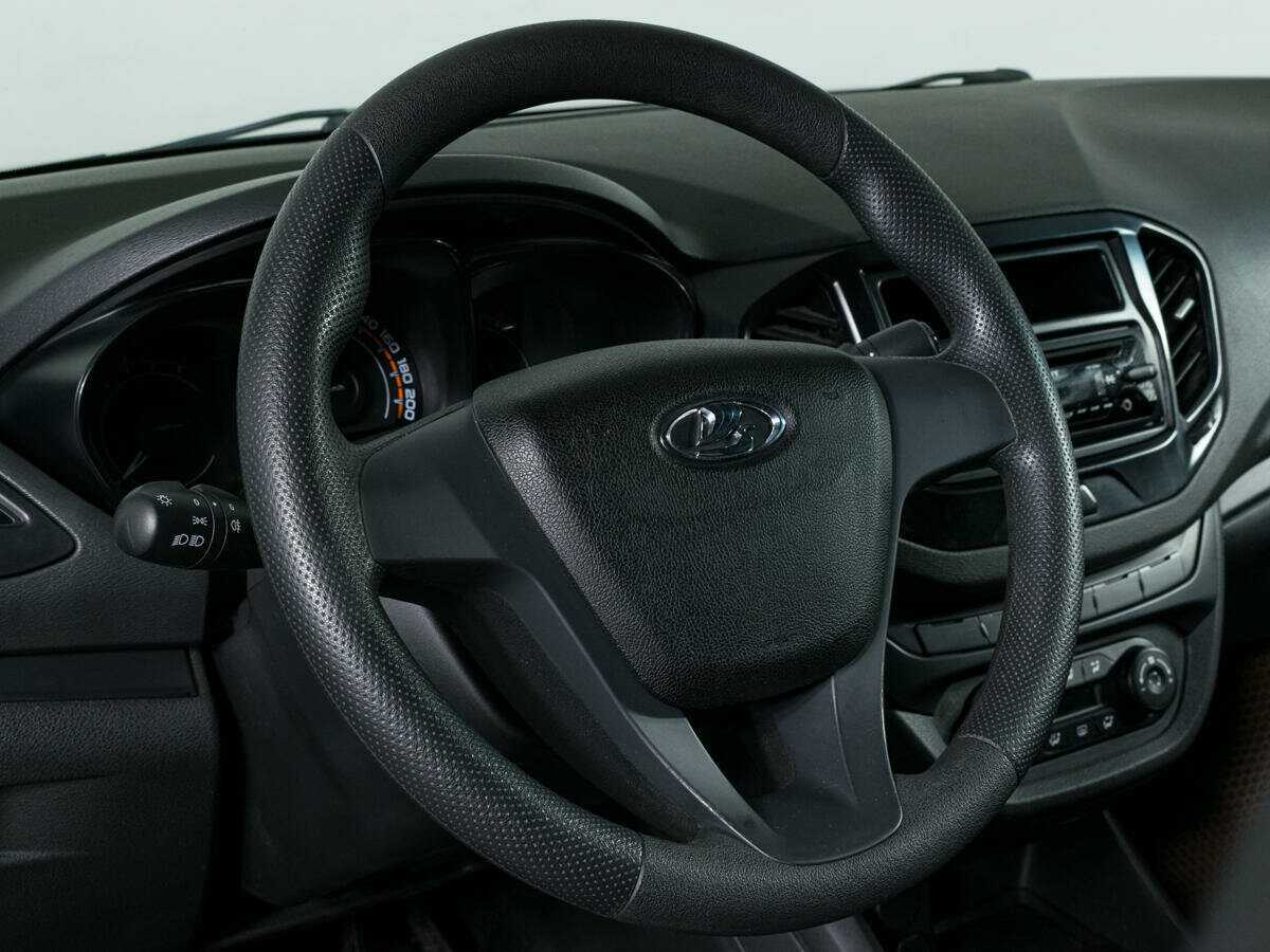 Lada (ВАЗ) Vesta 2017 года с пробегом. Фото: #12