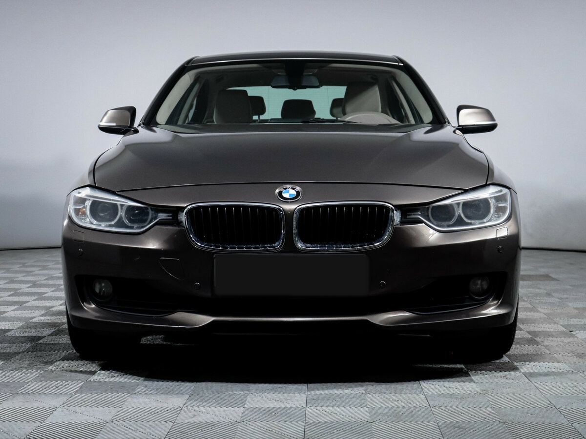 BMW 3 серии 2012 года с пробегом. Фото: #1