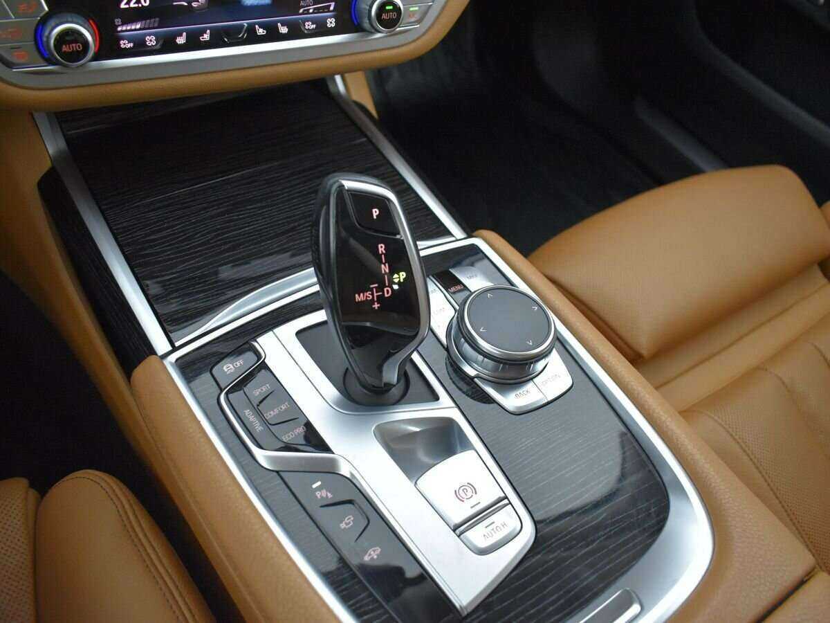 BMW 7 серии 2020 года с пробегом. Фото: #12