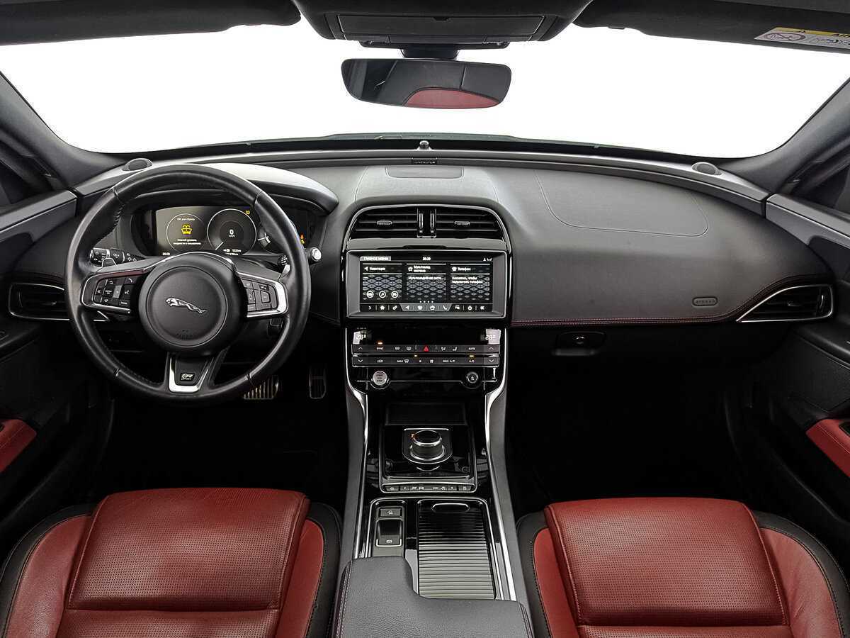 Jaguar XE 2019 года с пробегом. Фото: #12
