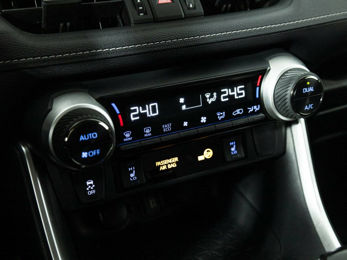 Toyota RAV4 2021 года с пробегом. Фото: #14