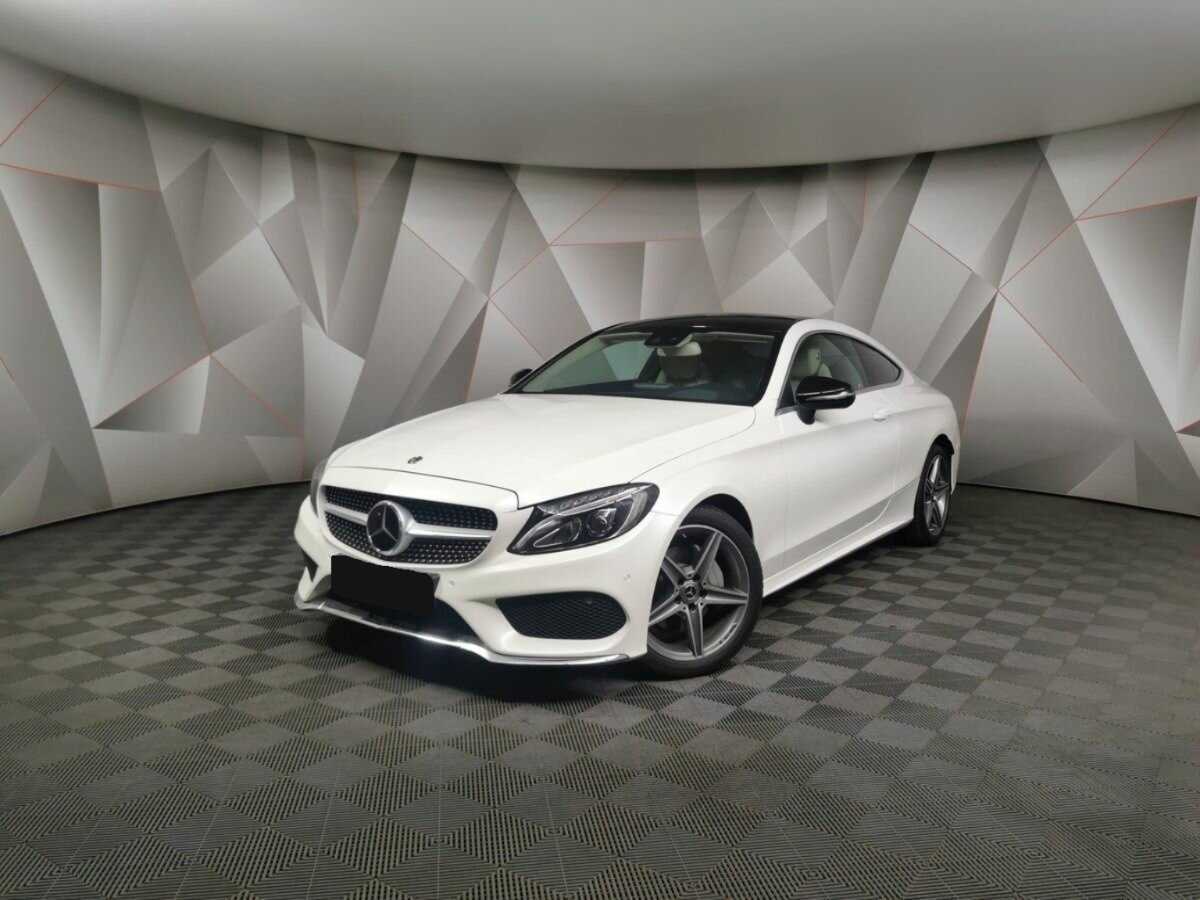 Mercedes-Benz C-Класс 2015 года с пробегом. Посмотреть фото