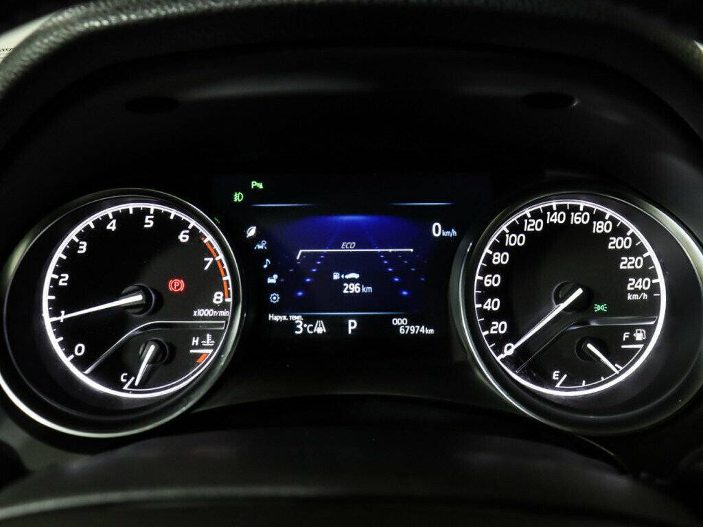Toyota Camry 2018 года с пробегом. Фото: #11