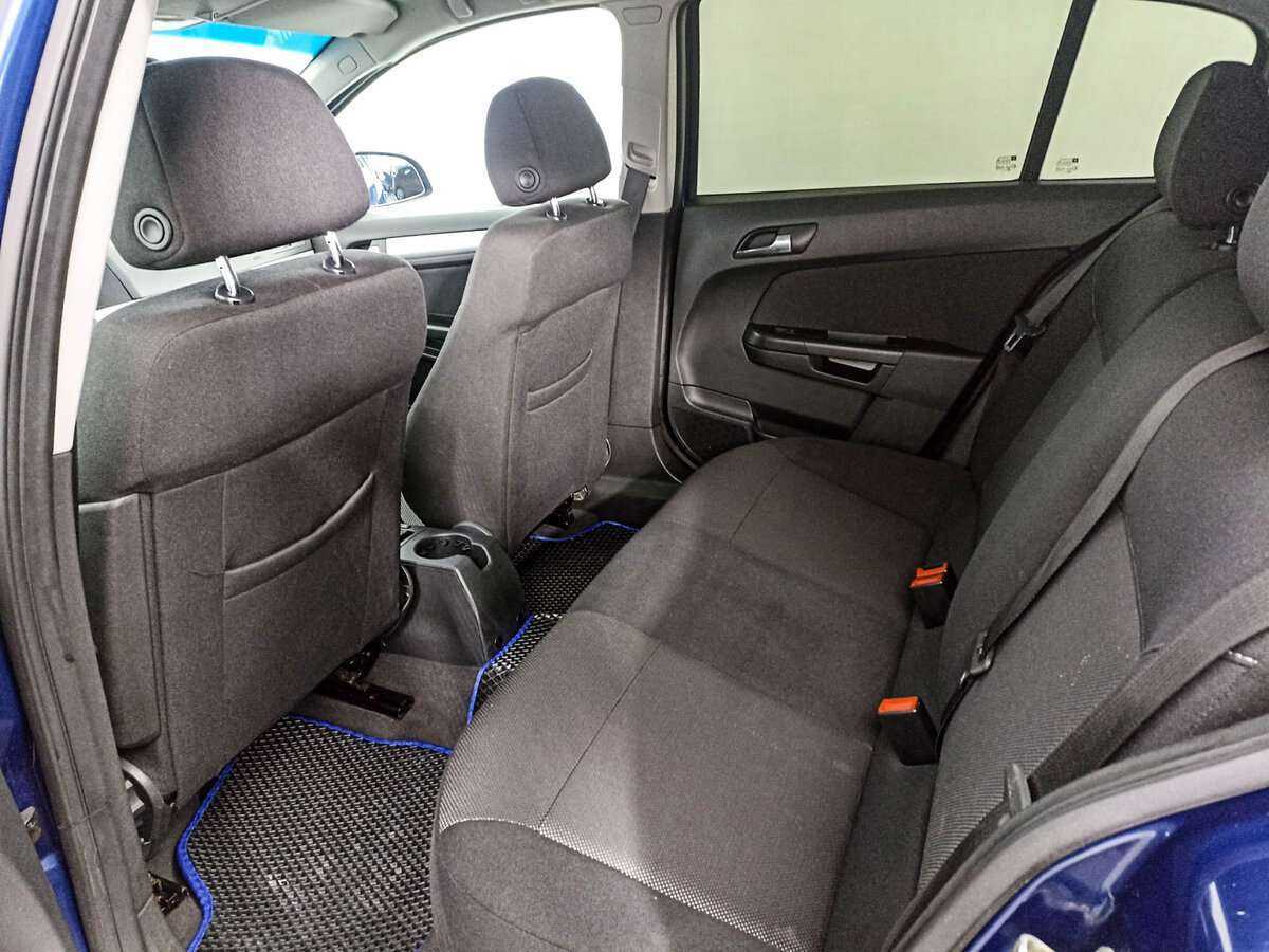 Opel Astra 2011 года с пробегом. Фото: #9