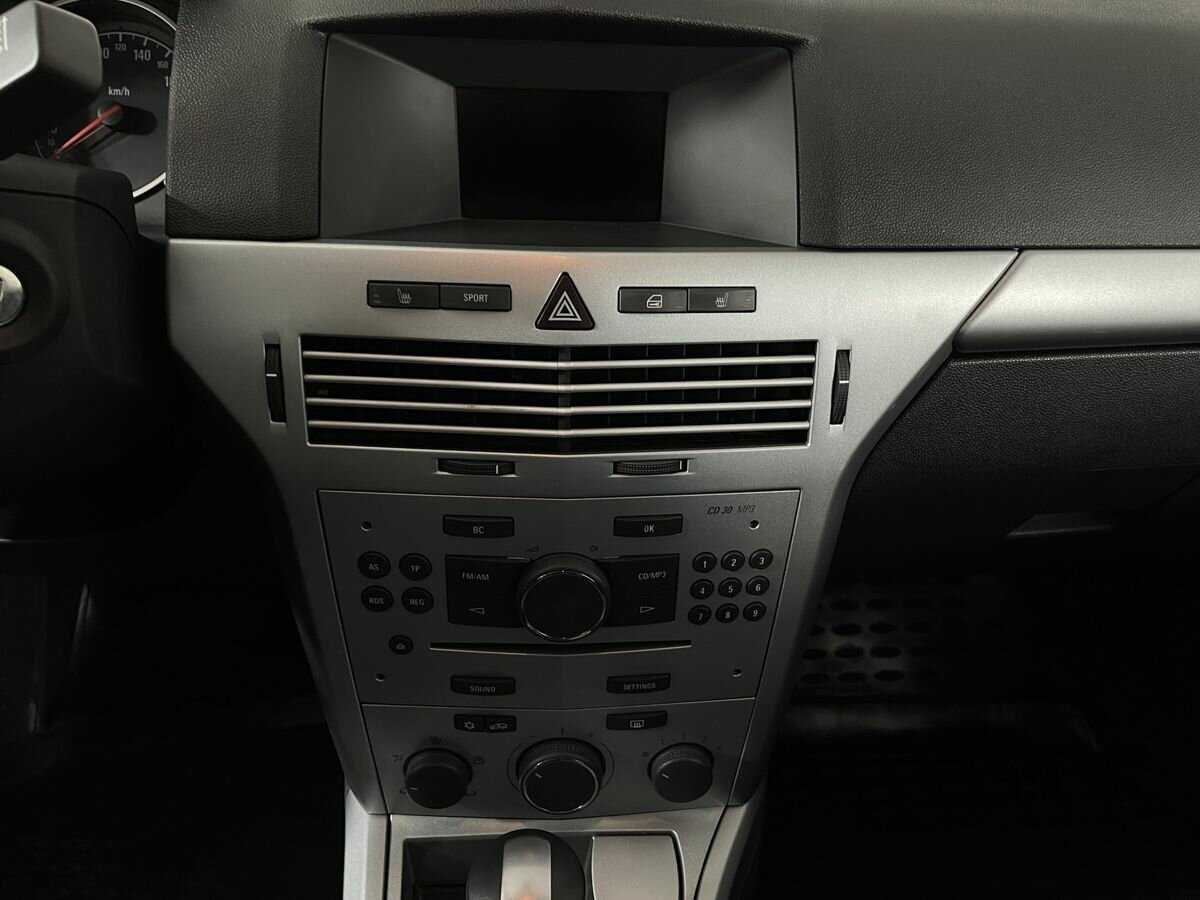 Opel Astra 2010 года с пробегом. Фото: #11