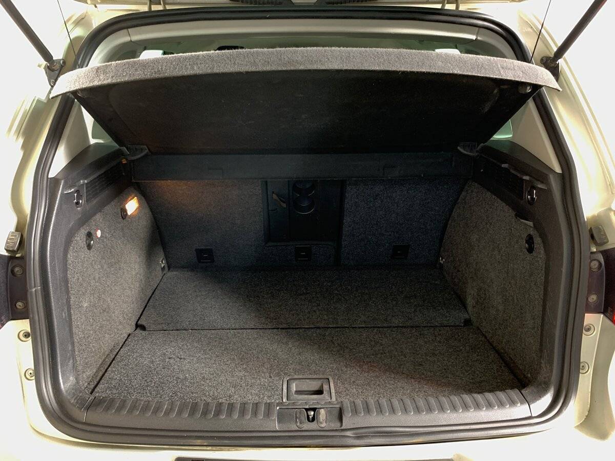 Volkswagen Tiguan 2011 года с пробегом. Фото: #18