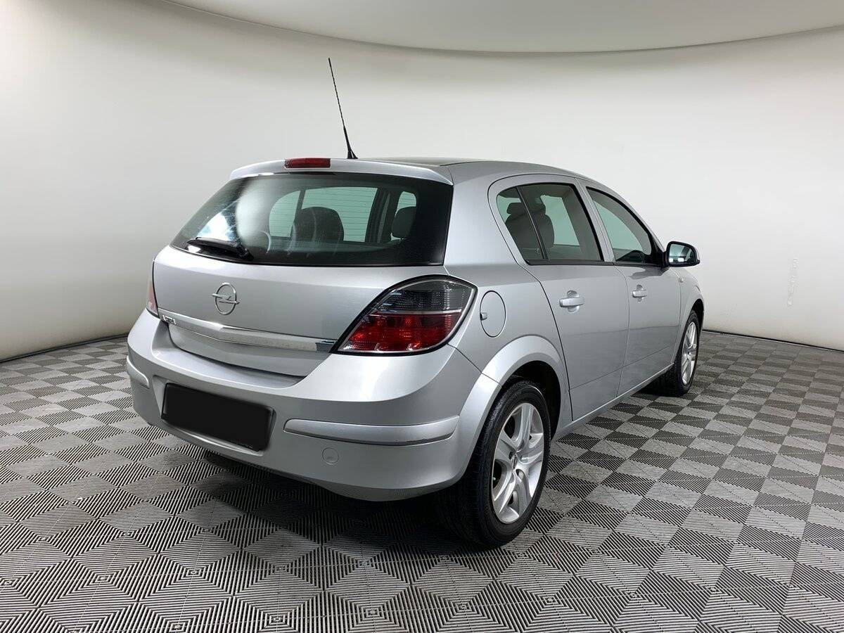 Opel Astra 2010 года с пробегом. Фото: #4