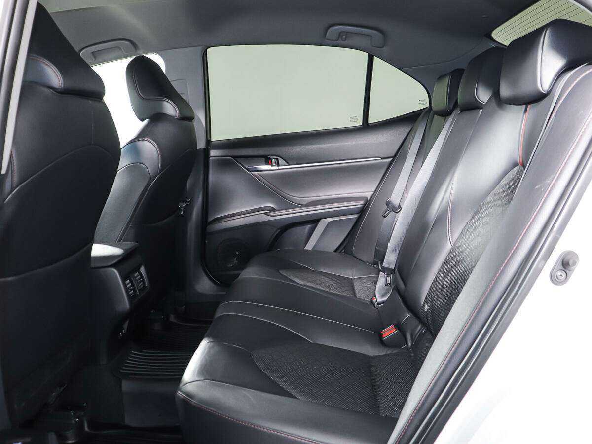 Toyota Camry 2021 года с пробегом. Фото: #8