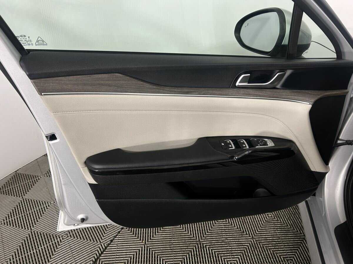 Kia K5 2021 года с пробегом. Фото: #5