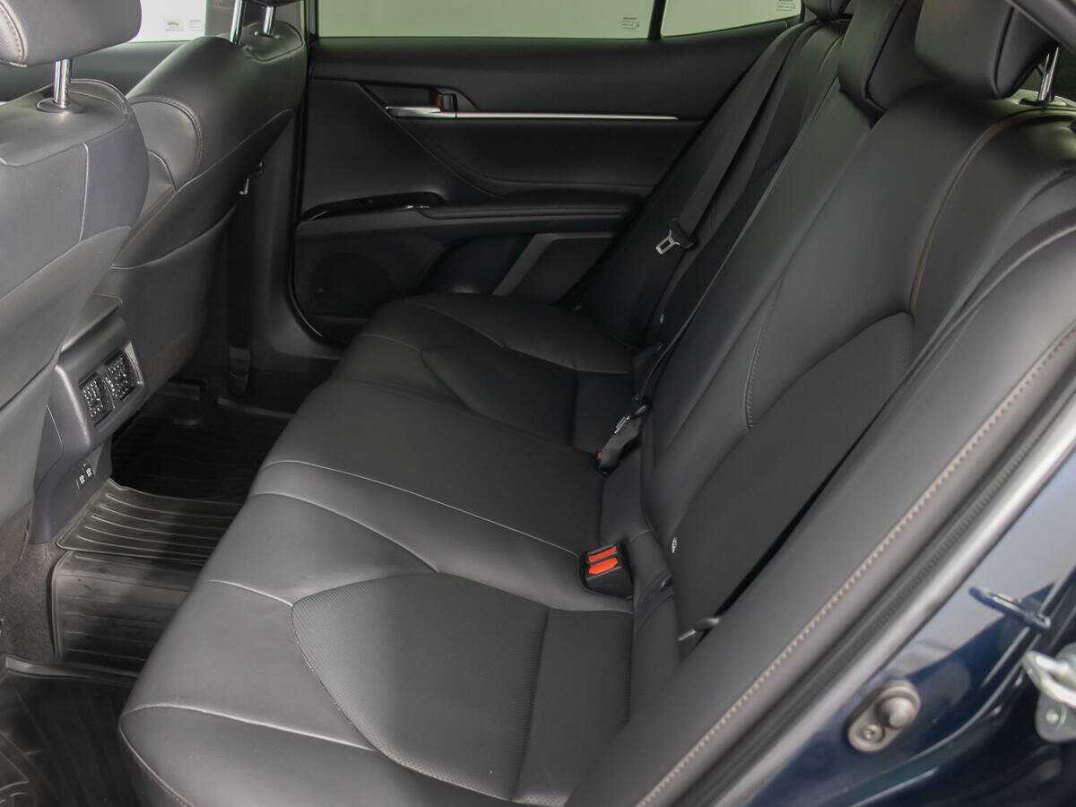 Toyota Camry 2018 года с пробегом. Фото: #14