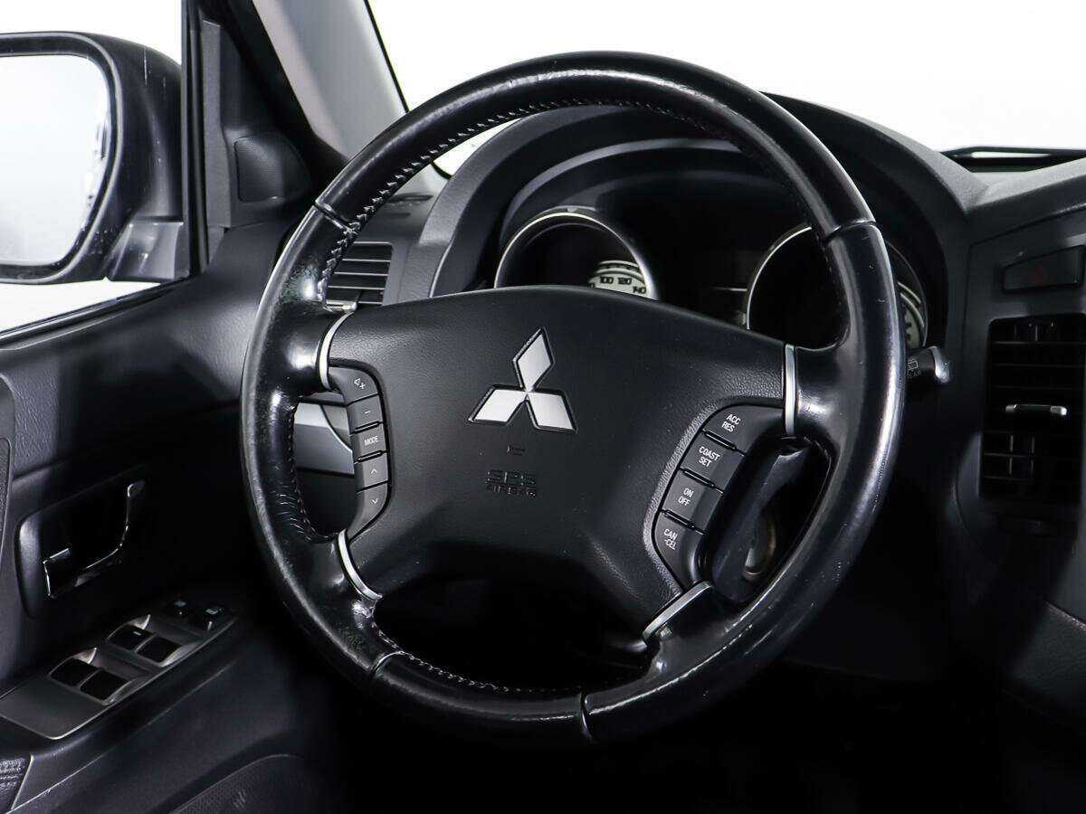Mitsubishi Pajero 2010 года с пробегом. Фото: #16