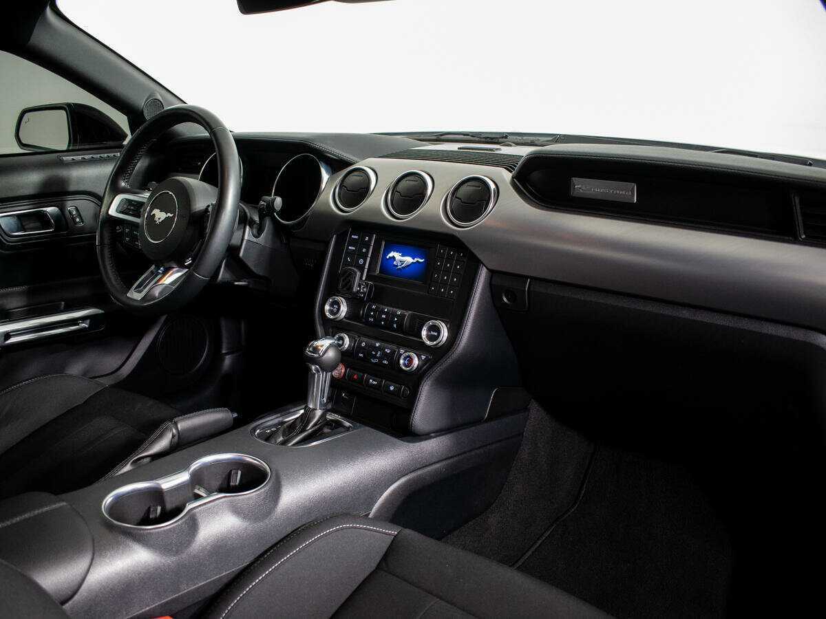 Ford Mustang 2022 года с пробегом. Фото: #8