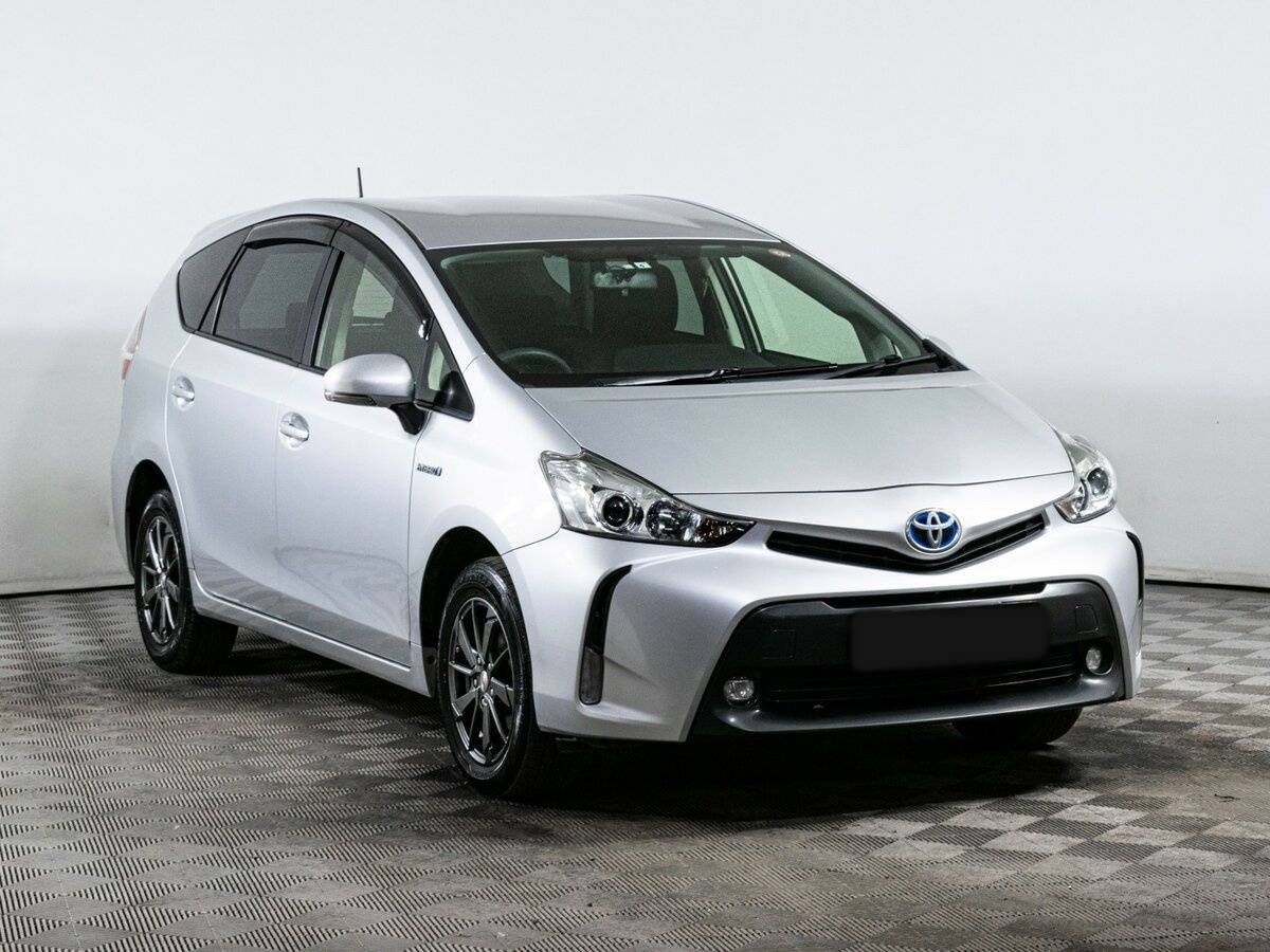 Toyota Prius Alpha 2017 года с пробегом. Фото: #2