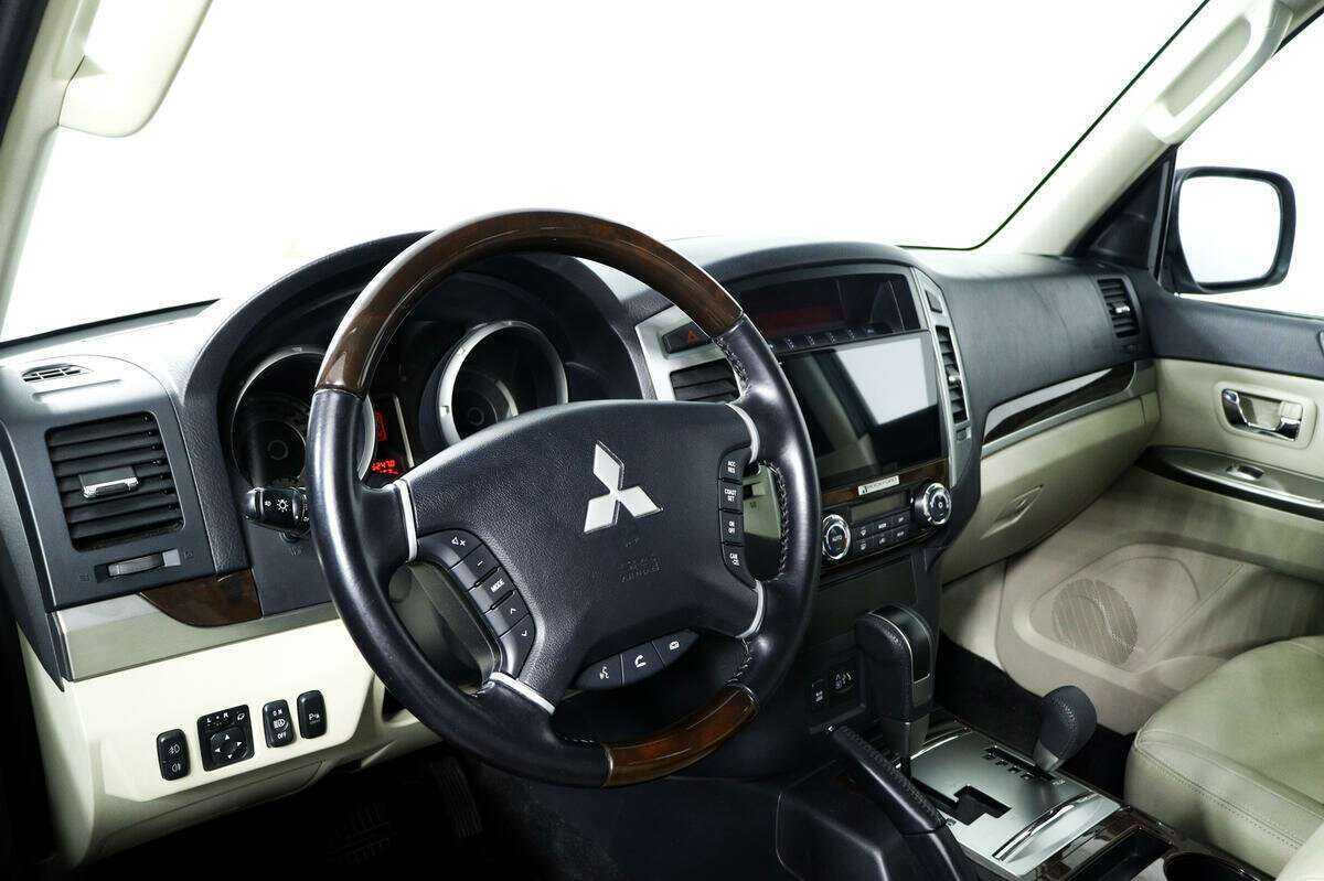 Mitsubishi Pajero 2019 года с пробегом. Фото: #13