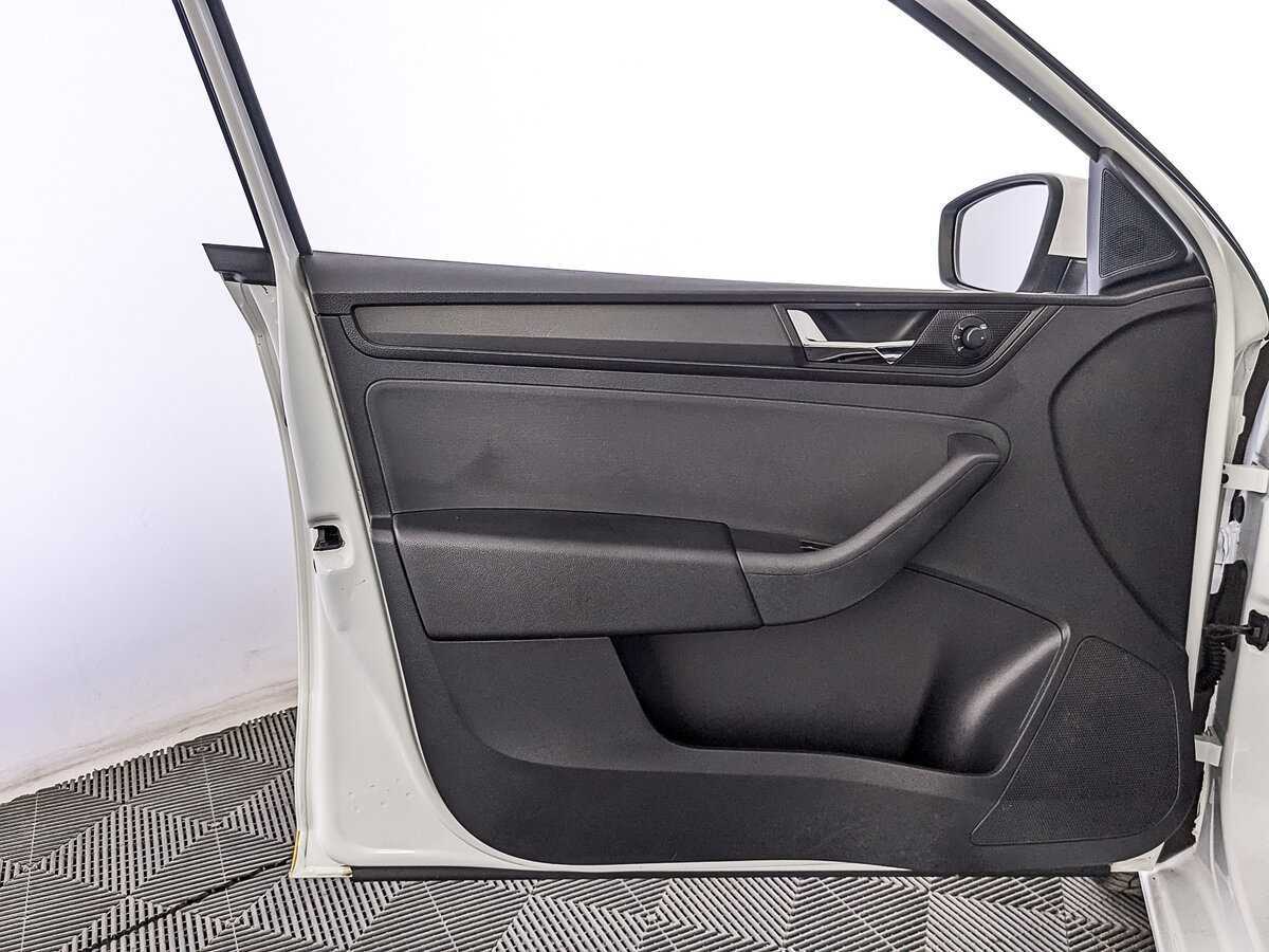 Skoda Rapid 2019 года с пробегом. Фото: #15