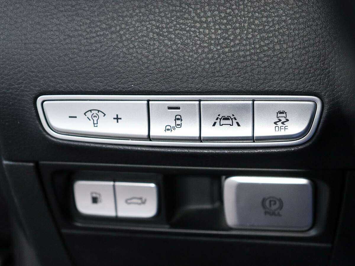 Kia K900 2019 года с пробегом. Фото: #24