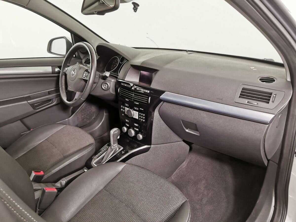 Opel Astra 2011 года с пробегом. Фото: #8