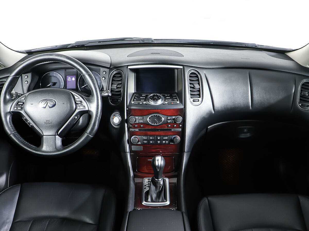 Infiniti QX50 2013 года с пробегом. Фото: #12