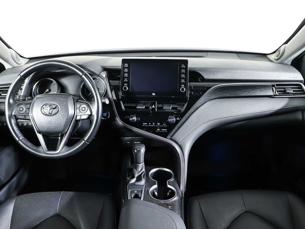 Toyota Camry 2021 года с пробегом. Фото: #11