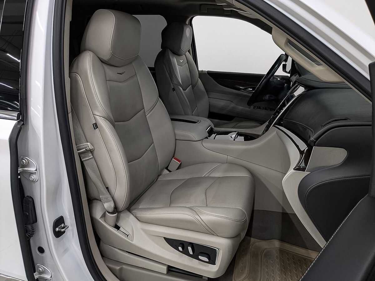Cadillac Escalade 2019 года с пробегом. Фото: #22