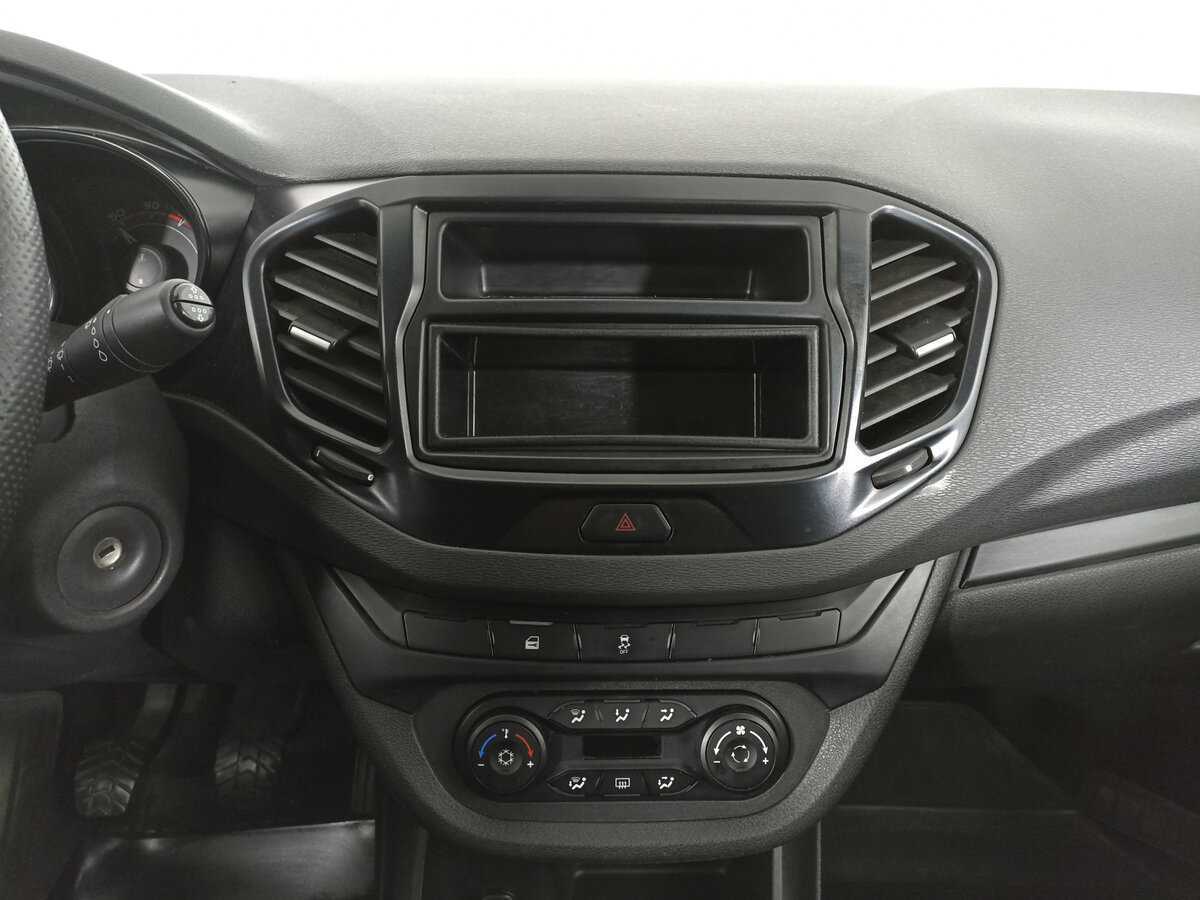 Lada (ВАЗ) Vesta 2017 года с пробегом. Фото: #13