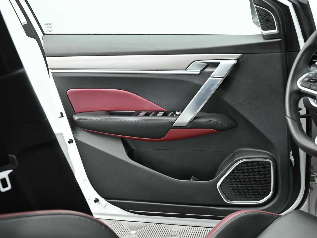 Geely Coolray 2022 года с пробегом. Фото: #8