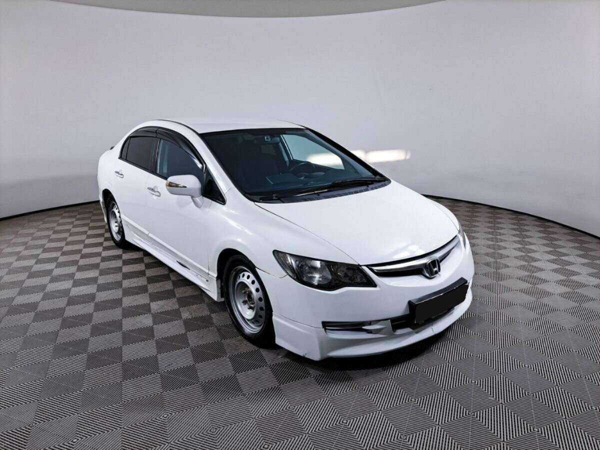 Honda Civic 2007 года с пробегом. Фото: #2