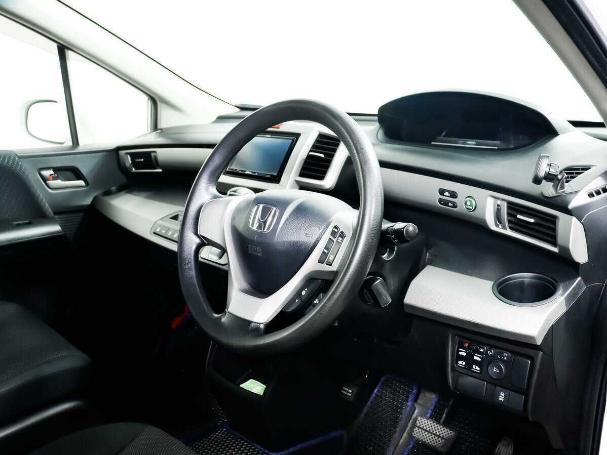 Honda Freed 2013 года с пробегом. Фото: #8