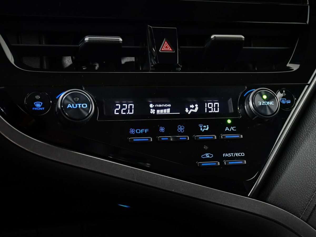 Toyota Camry 2021 года с пробегом. Фото: #18