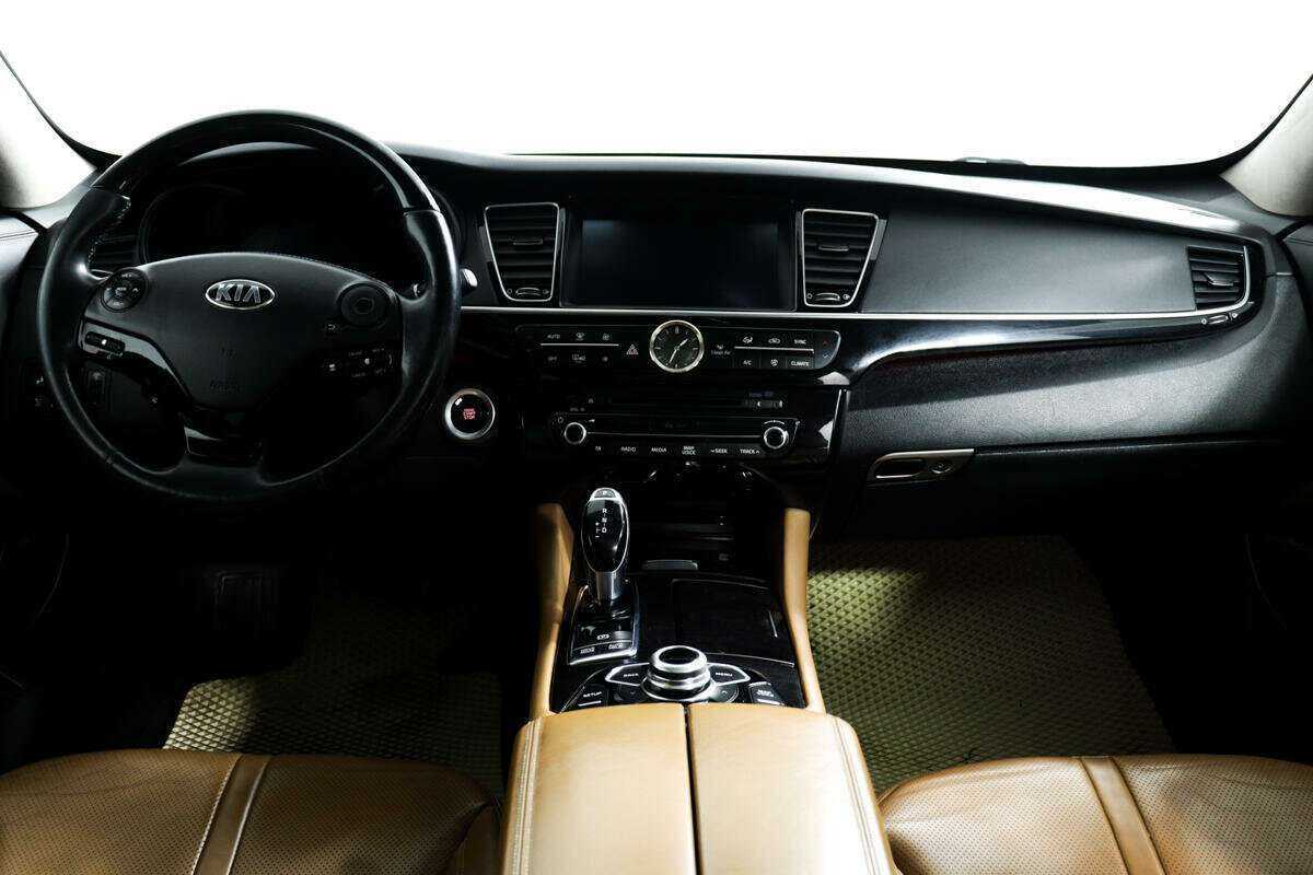 Kia Quoris 2017 года с пробегом. Фото: #9