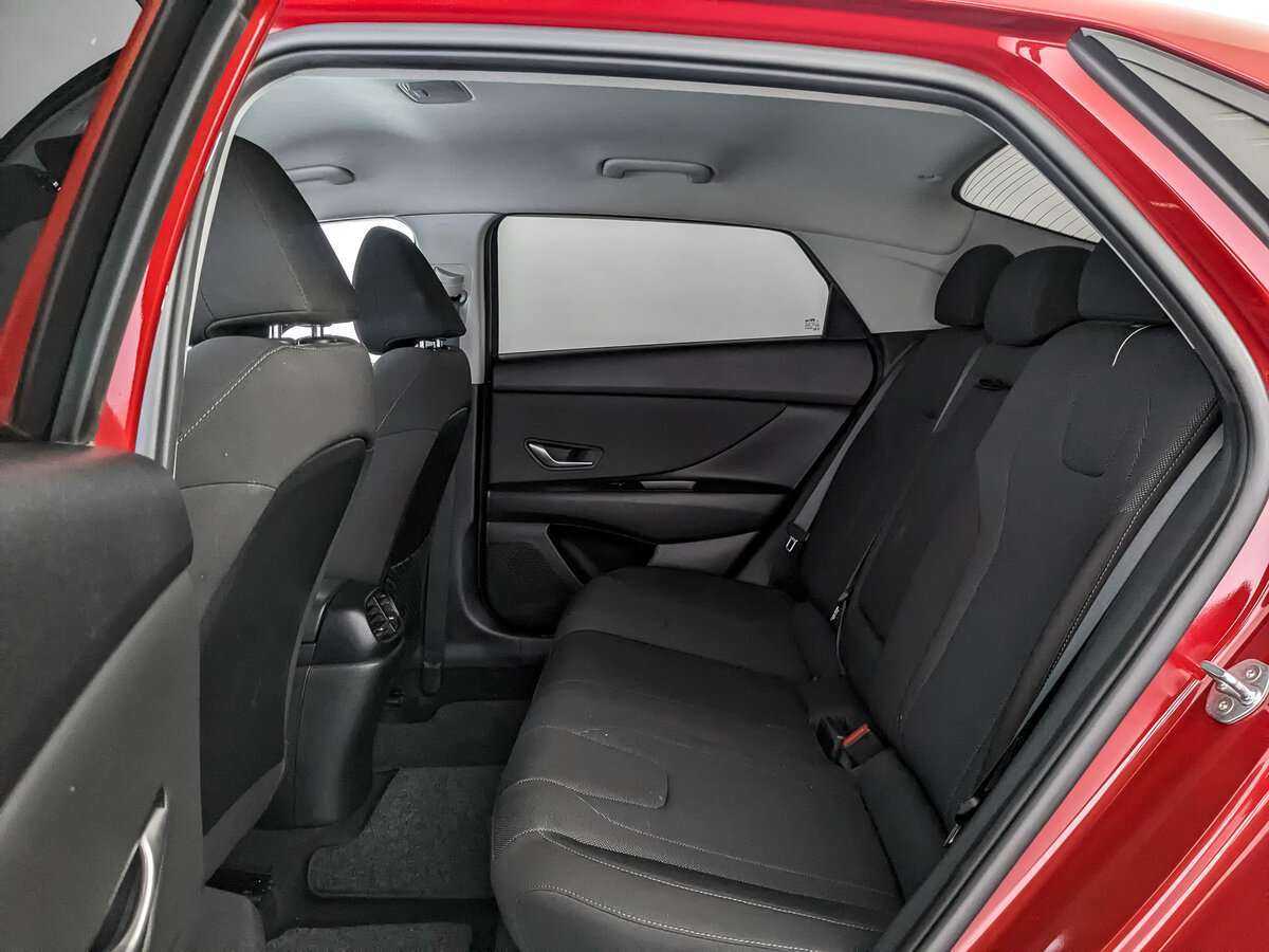 Hyundai Elantra 2021 года с пробегом. Фото: #13