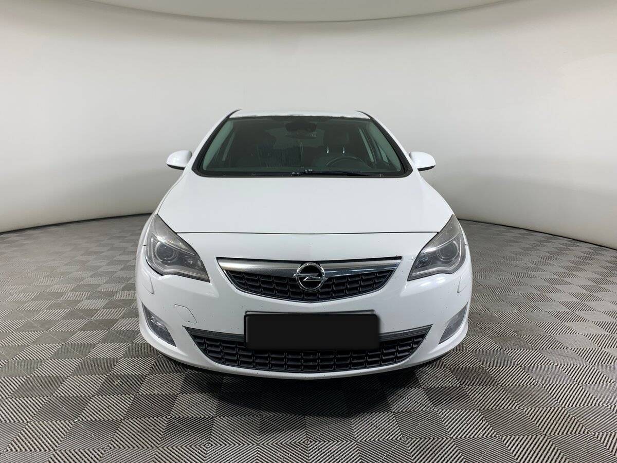 Opel Astra 2011 года с пробегом. Фото: #1