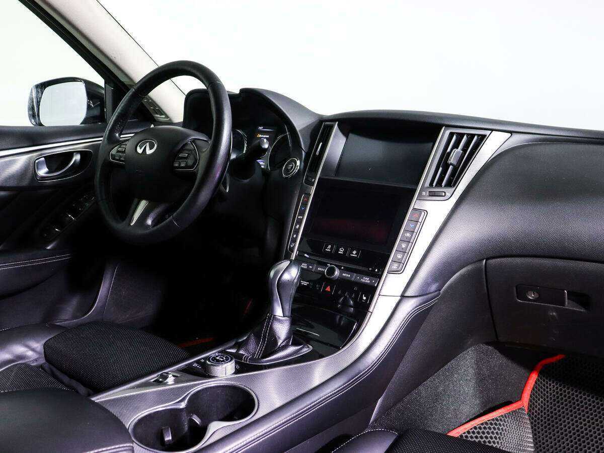 Infiniti Q50 2014 года с пробегом. Фото: #6