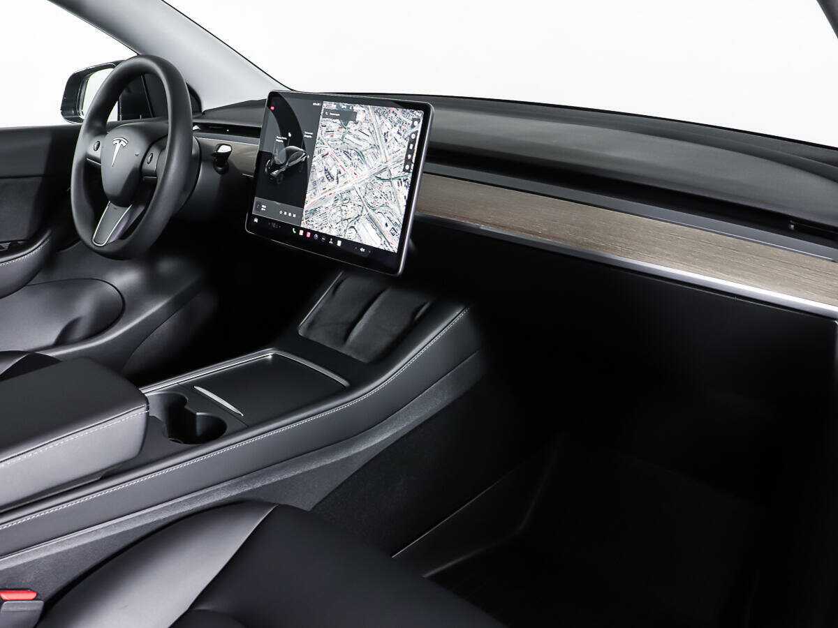 Tesla Model Y 2021 года с пробегом. Фото: #8